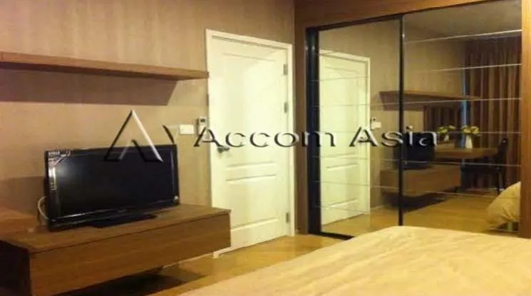 unit 1 Bedroom  Condominium For Rent in Charoen Nakhon, Bangkok  (1520873)